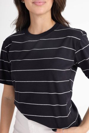 T-shirt Risca de Giz 
Preta 
M/G