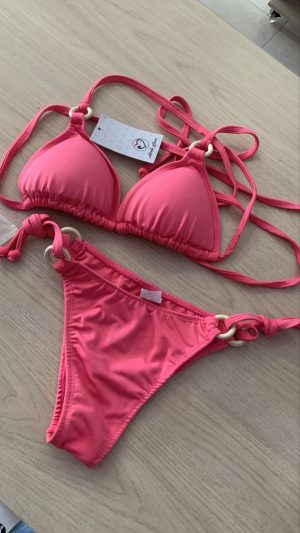 Biquíni triângulo com argola 
TAM. G
Rosa